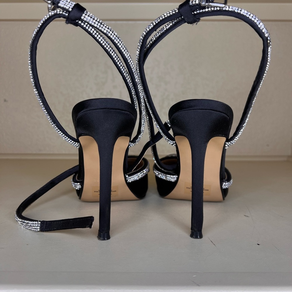 Express Satin, black heel Size 10 Beautiful detailed ankle strap w/ bow detail. - Picture 5 of 6